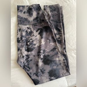 Beyond Yoga - Black / Gray Leggings